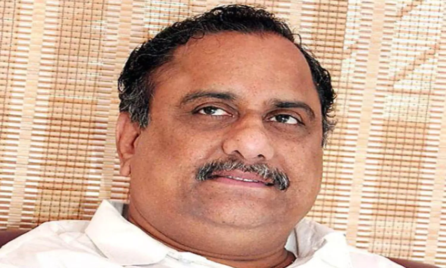 Mudragada letter to owner jagan on district names!